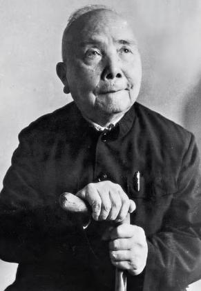 1949年，王震率十万大军进入新疆，却苦于没煤取暖，这时，李四光告诉他：“我有个