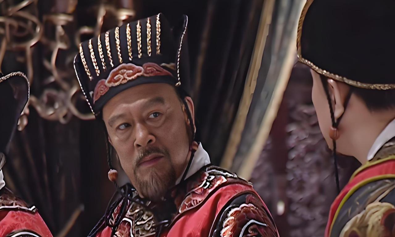 在影视剧《大明王朝1566》中，徐阶、张居正和高拱可以称得上是“倒严铁三角”，他