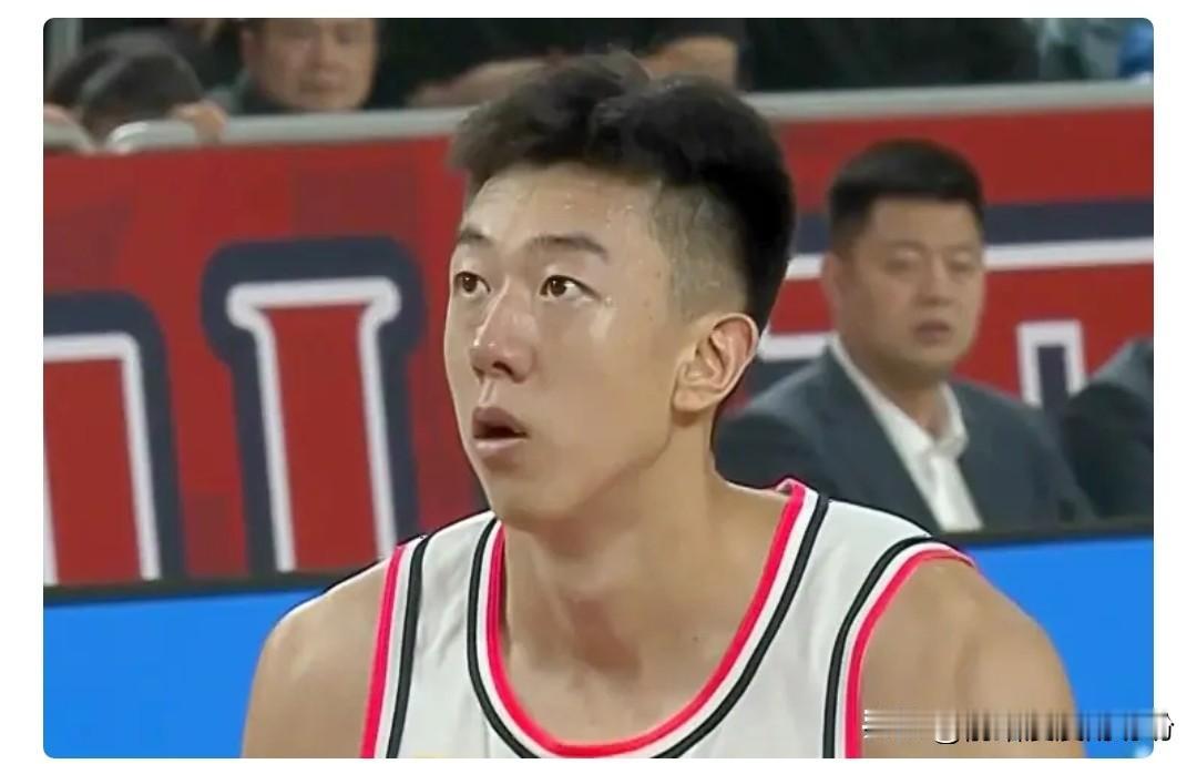 王少杰真硬，广东必须买断！CBA常规赛刚结束一场广东德比，没想到老大哥广东宏远