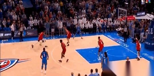 真别打了，直接把奖杯发给亚历山大得了。就最后那个球，碰瓷杜兰特那个，也能吹？