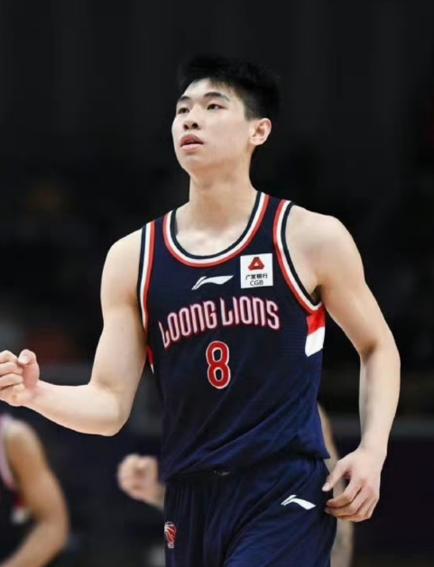 CBA今年夏天第一个达成的地震级交易来了，广州龙狮为了得到2024CBA选秀状元