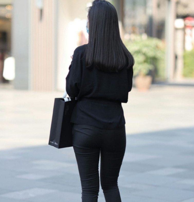 我是一名45岁的大龄单身女性，如今我只想找个靠谱的男人结婚，我的要求并不高，只有