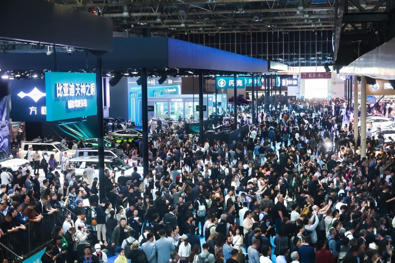 2026北京车展，总结下比亚迪包馆E3，没错是包馆！只为打造产品和体验双线加成。