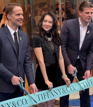 46岁章子怡现身成都，真面目没滤镜全曝光！​​​