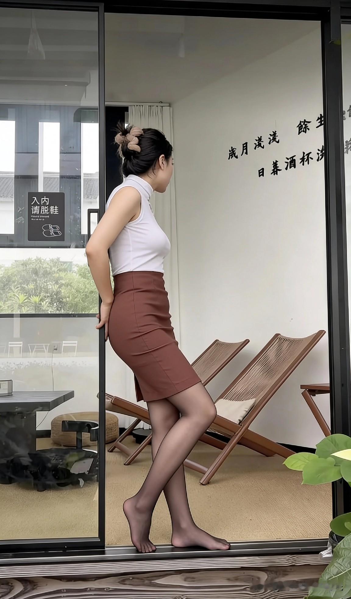 优雅气质，时尚穿搭，尽显女性魅力！你努力工作挣钱是为了什么?