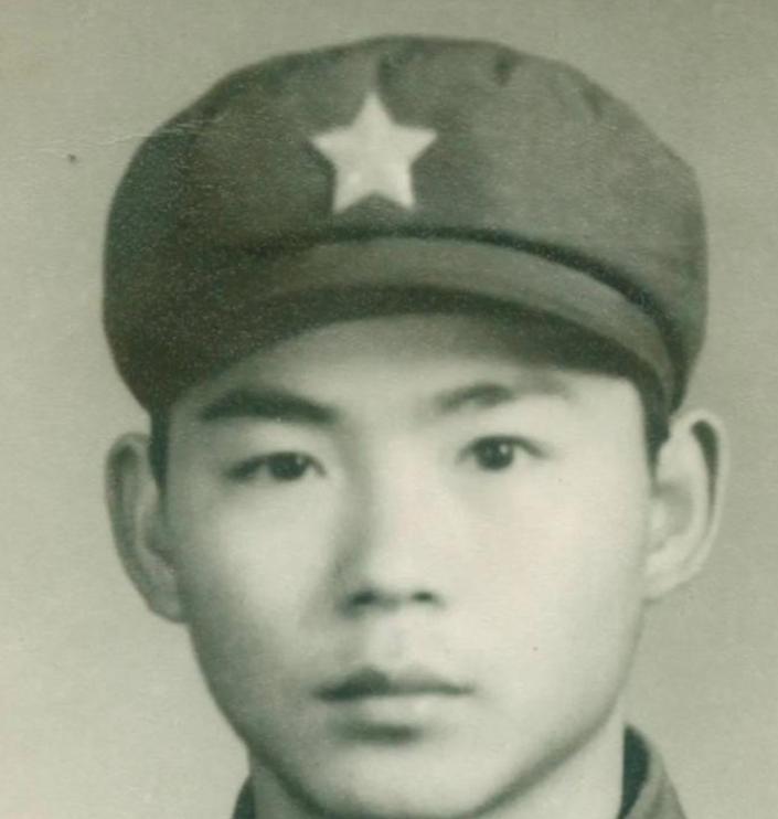 1979年战场上，越南老百姓逃难挡住我军道路，排长谢志熙下令重机枪开火！谢志熙不