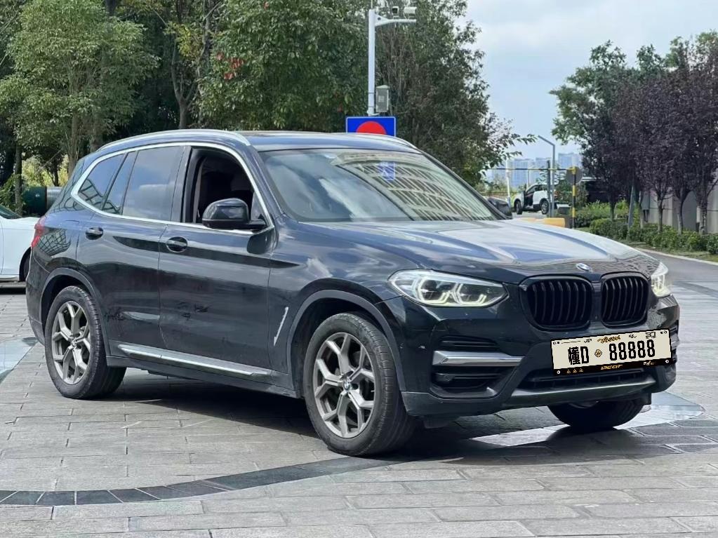 手握18万，选台二手豪华车，宝马X3当仁不让。19款，公里数大概六七万公里的，这