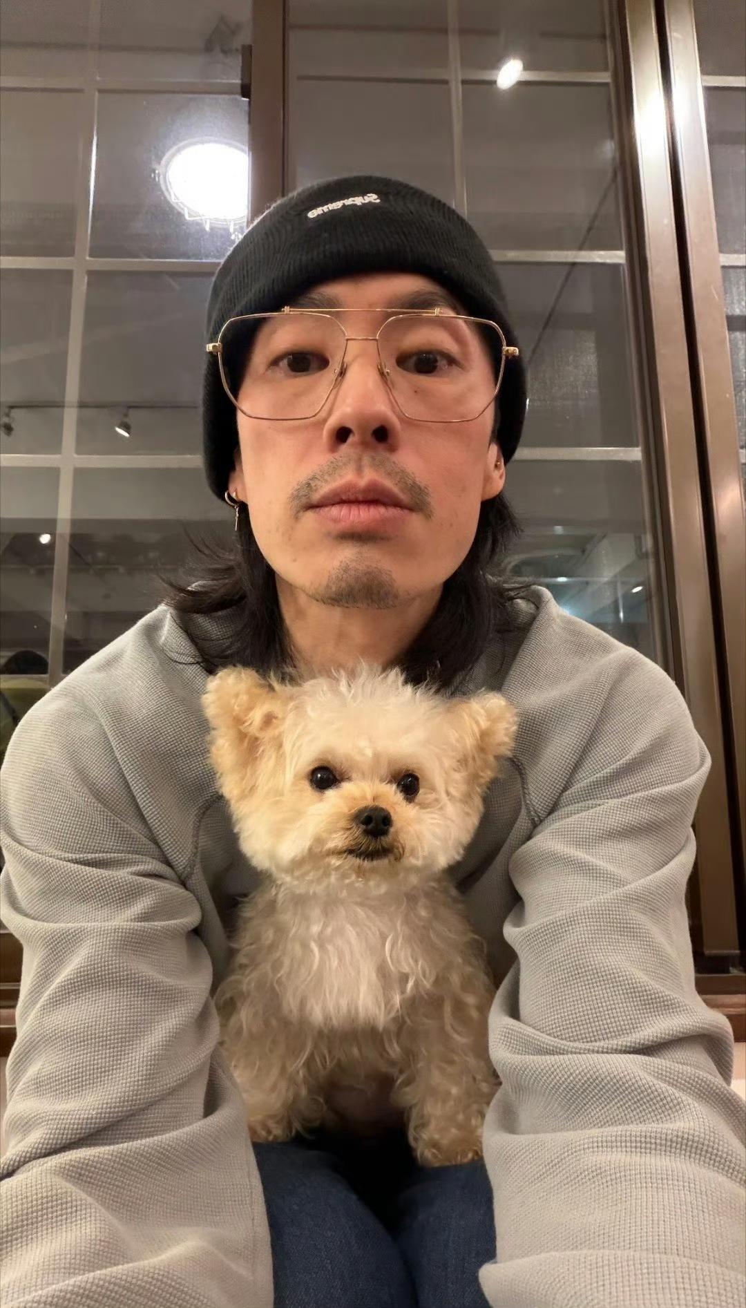 吴建豪和他的小狗，好萌的小狗狗​​​