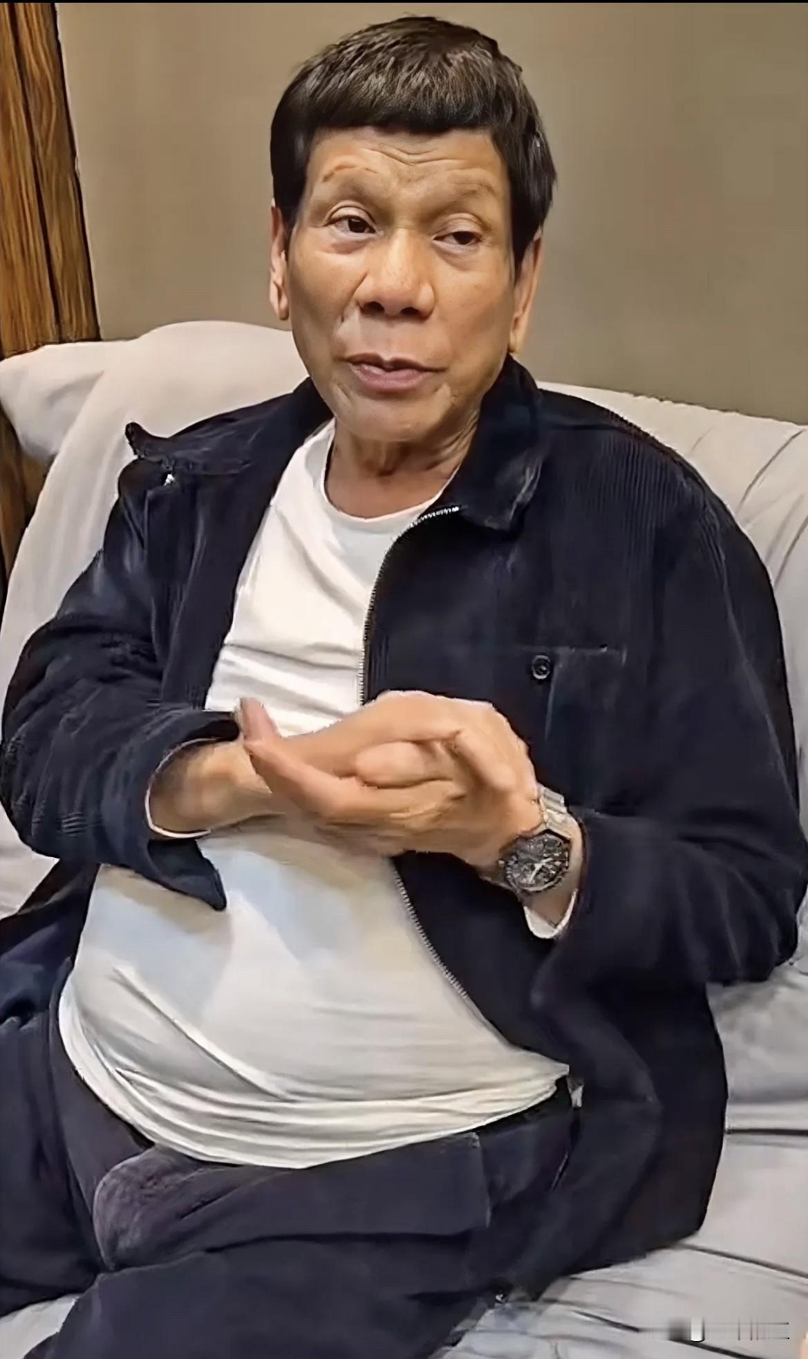 菲律宾前总统罗德里戈·杜特尔特的辩护团队日前呼吁其支持者在杜特尔特即将在拘留期间