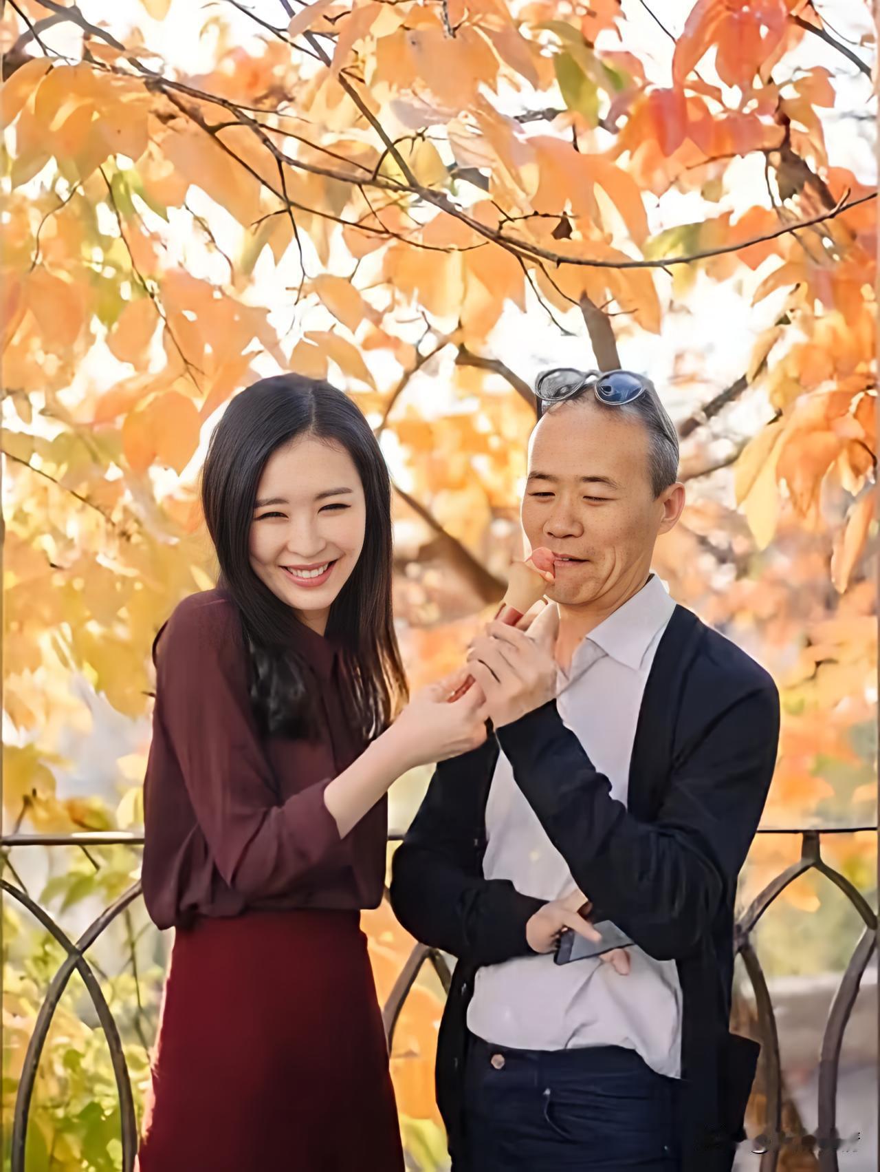 王石的现状，给所有男人提了个醒，你可以找年轻的，也可以娶漂亮的，就是别找比