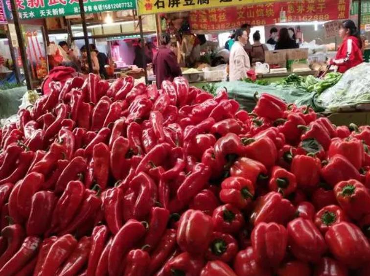 肝硬化一定要忌口鸡蛋？医生提醒家属：不止鸡蛋，这3样菜也别买肝硬化患者饮食上