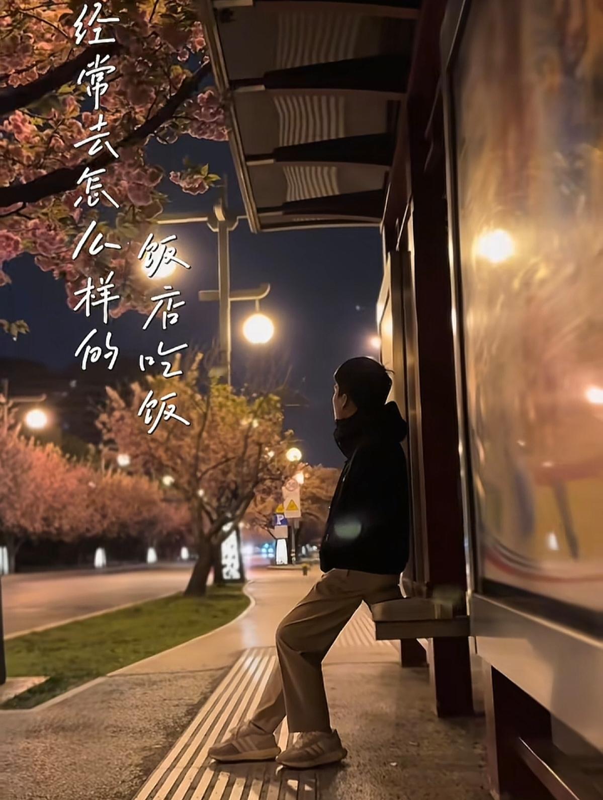 董宇辉为什么更行了?朱广权有意无意讲的一段历史,让人醍醐灌顶。那年,徐庶收到