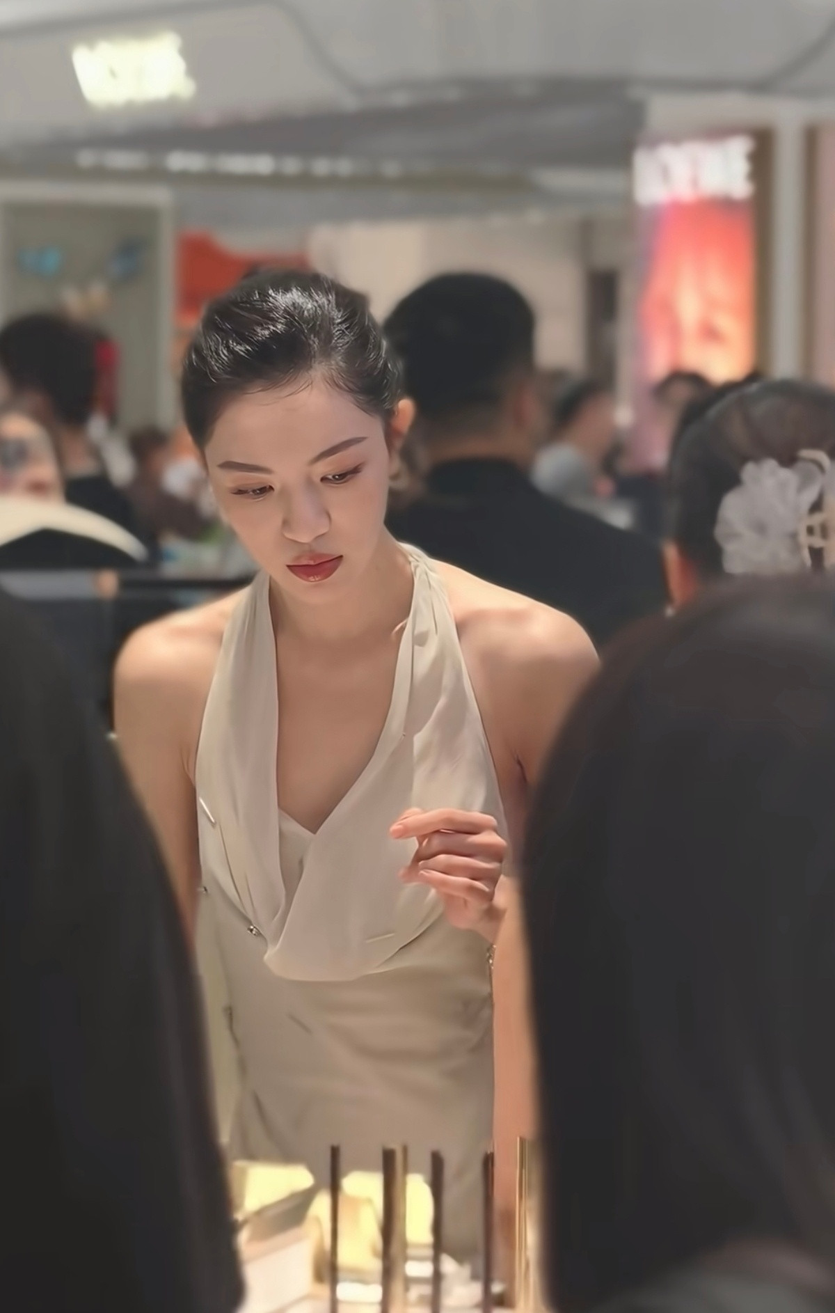 钟楚曦的手臂线条好美！​​​