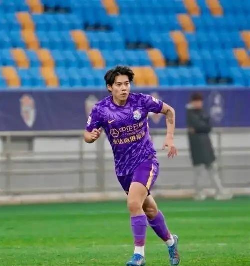 原国安经理李明被禁足5年，很多球迷马上想到了他的儿子目前在天津津门虎效力的李嗣镕