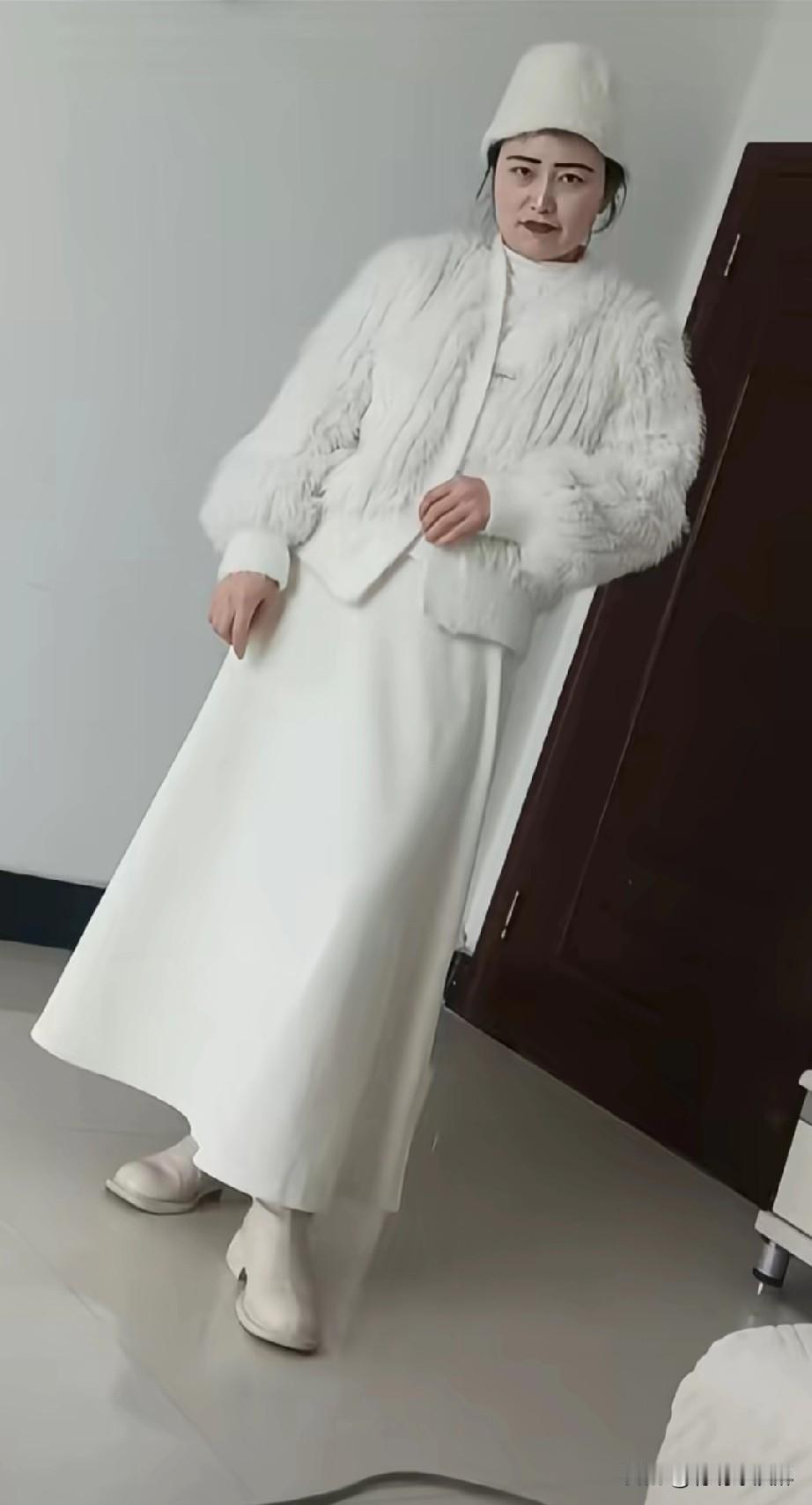 过年出门走亲戚这个穿搭大家觉得好看吗？