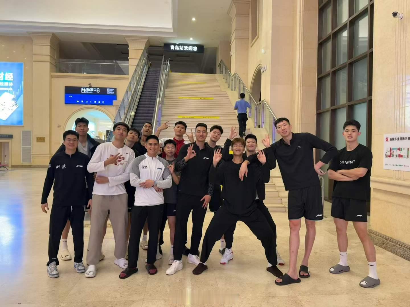 cba北京首钢体测很顺利，具体结果要等官方公布。为啥没有小曾，因为他此