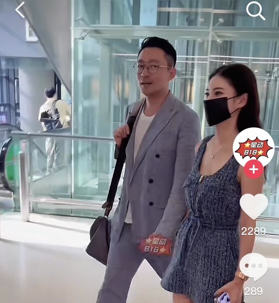 这才是汪太太真实的面目。汪总身高有1米80左右吧，汪太太和汪总这身高