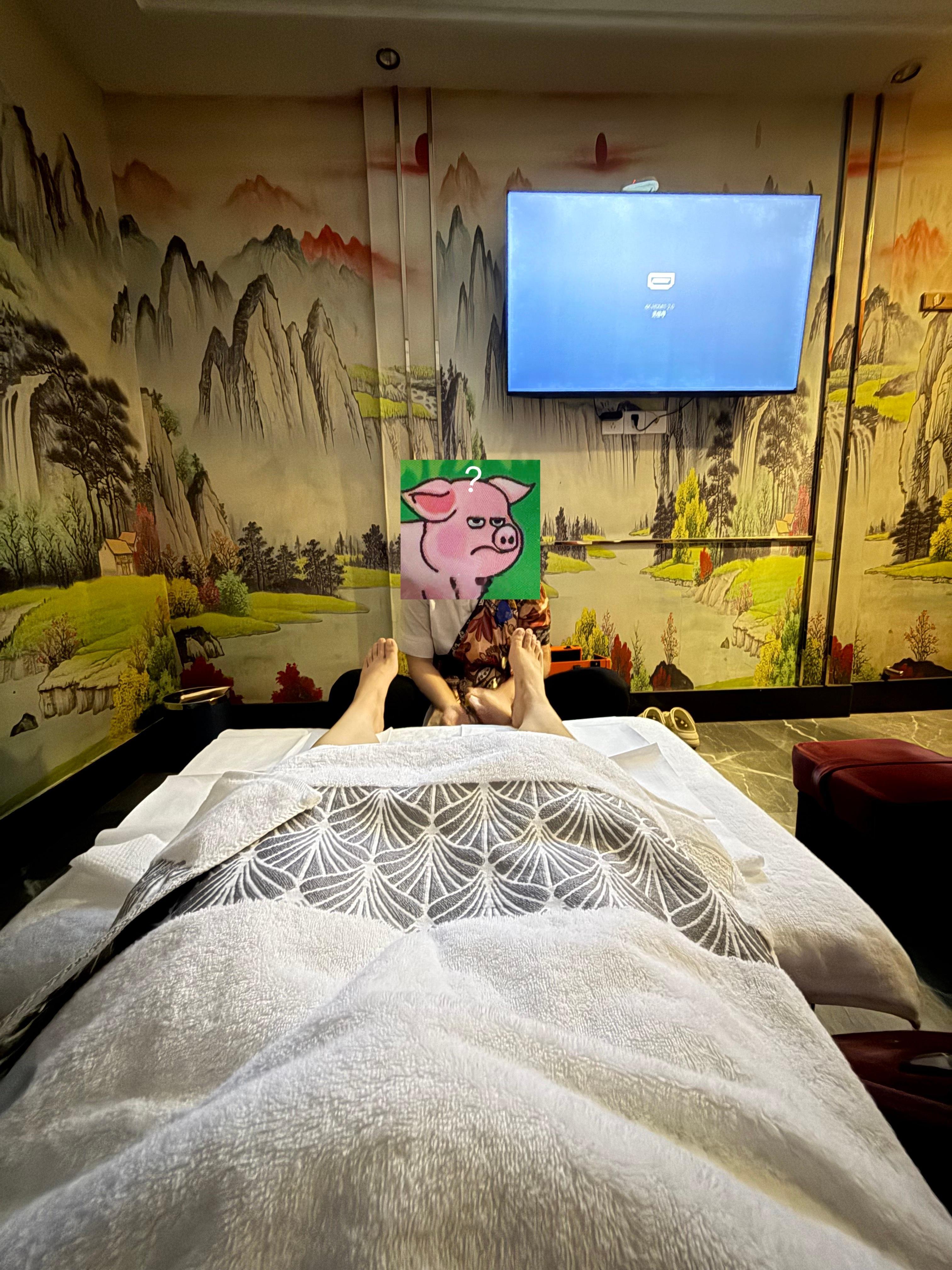 别人开大会我捏小脚[抱抱]​​​