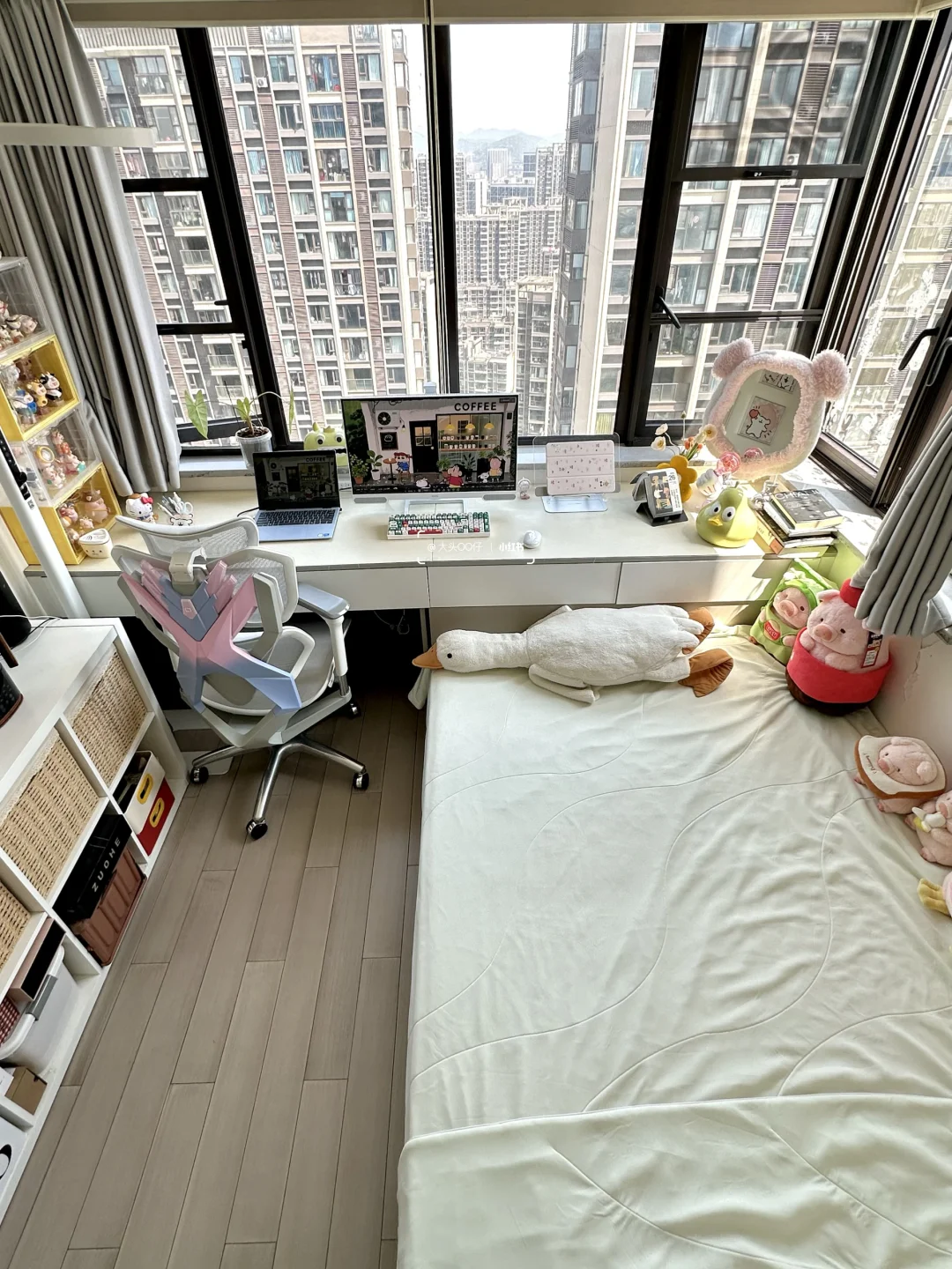 周末宅家，小卧室的阳光也太明媚了