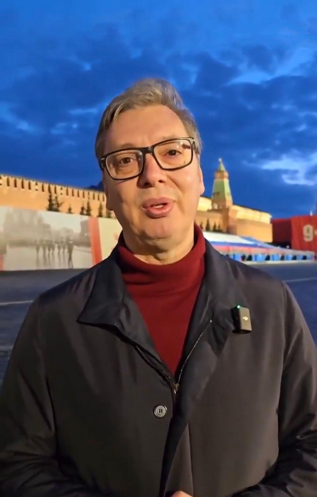 武契奇艰难抵达莫斯科，眼含热泪在红场发声：比斯大林去雅尔塔还曲折当地时间5月7