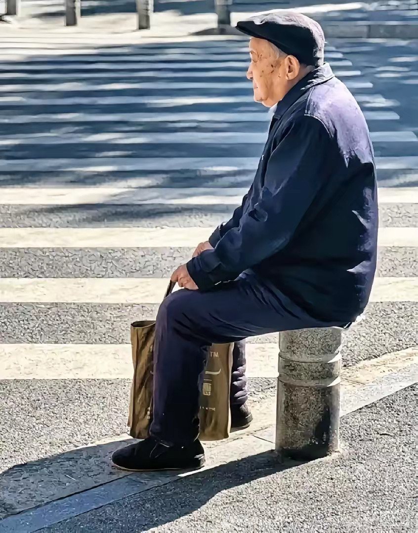 一段非常扎心的话：“从你大小便不能自理的那一刻起，养老这件事，其实就结束了，剩下