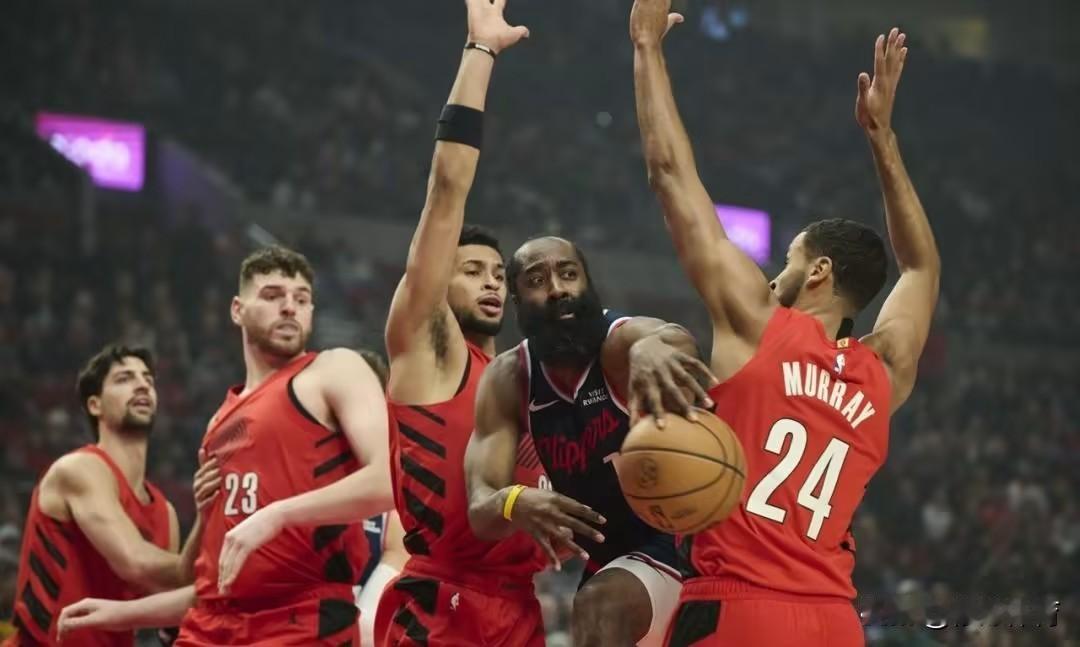 开拓者3连败，快船3连胜，一个真给机会，一个真够争气！1、开拓者：目前战绩2