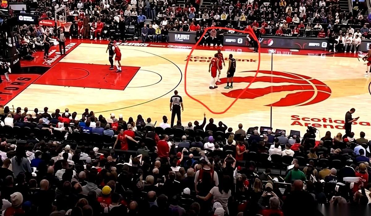 哈登在对阵猛龙的这场比赛里，彻底体会到了什么叫“寸步难行”。最离谱的...