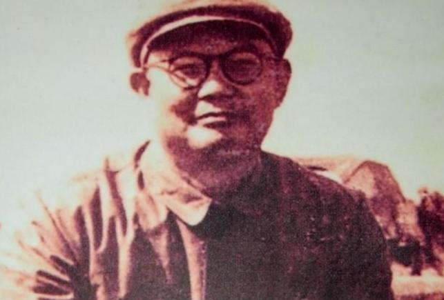 1980年，83岁的叶剑英元帅返回了老家广东梅县，在他祭祖扫墓时，发现母亲的坟茔