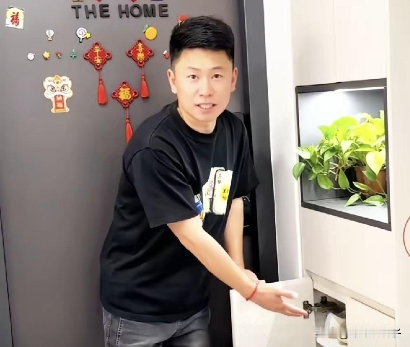 瓢瓢失业后，拒绝前前领导工作邀请，反而要把自己北京的房子出租，减轻经济压力。