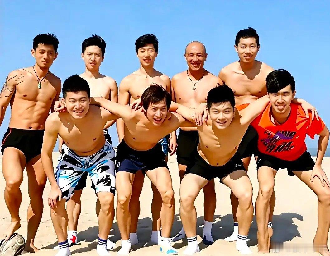 如果这张照片上的人你都认识的话，那足以证明你是一个真正的乒乓球迷。他们也许是你热