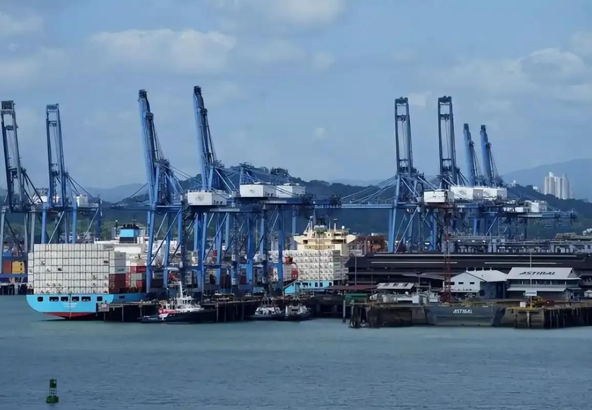 就在刚刚，长和集团正式宣布，2月4日，长和集团正式发布公告：针对巴拿马最高法