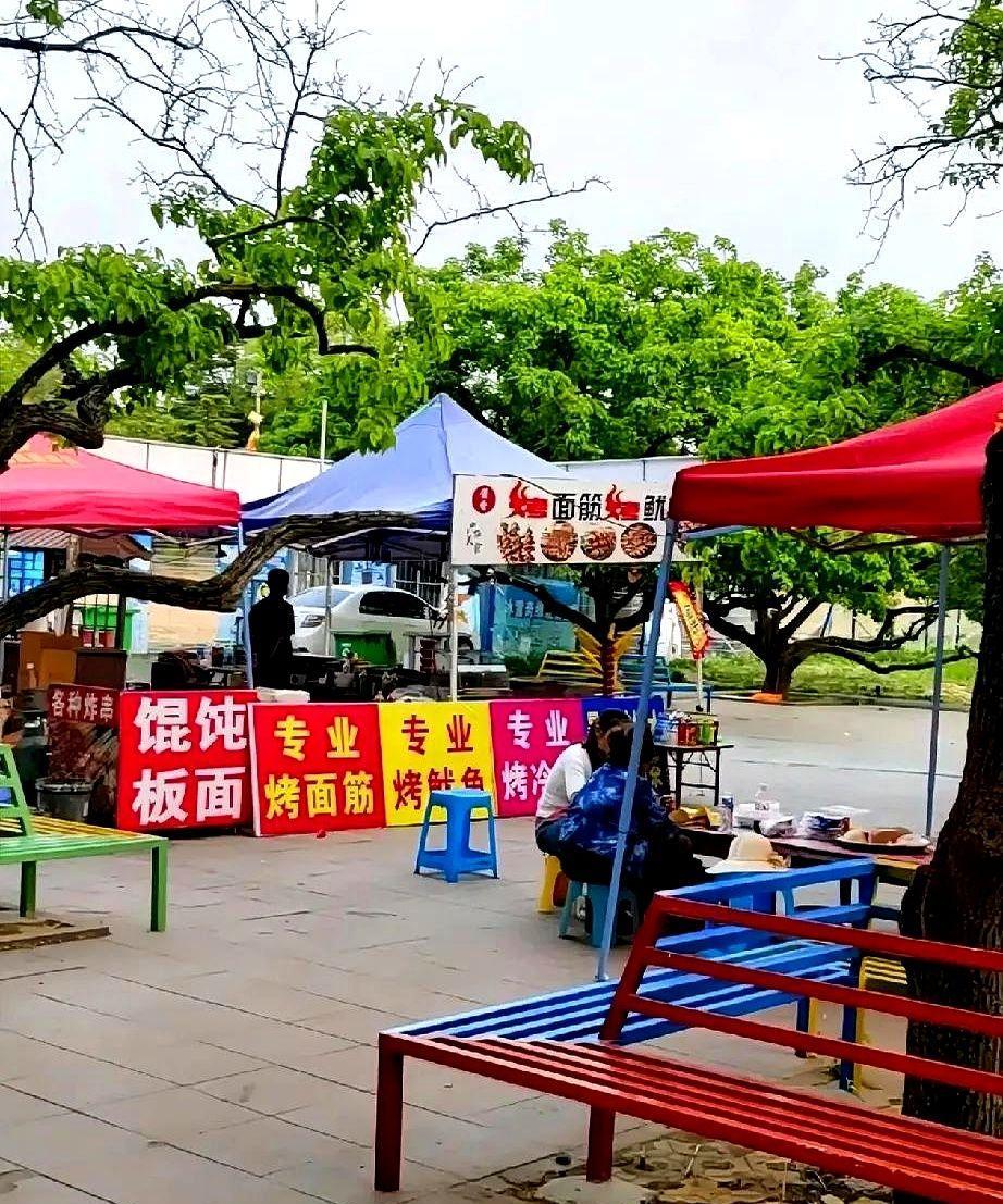 马云正在对出租车行业产生影响昨天晚上我们俩去北城跟别人喝酒，路程有4公里，因为