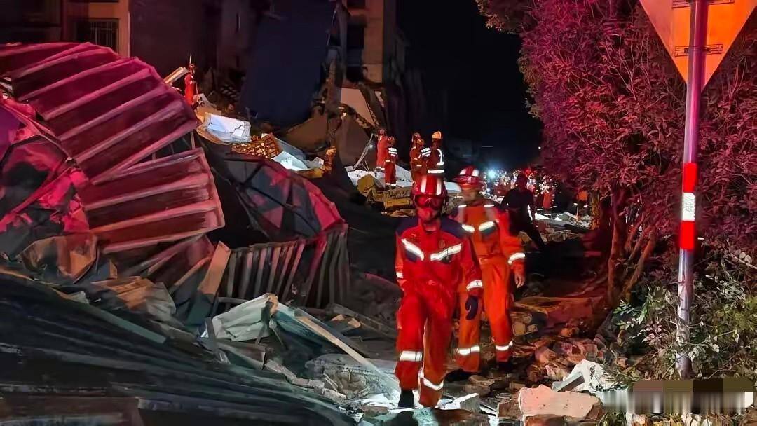 广西挺住，两部门来了在18日0时21分，广西柳州市柳南区发生了5.2级地震，