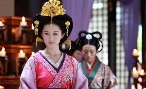 汉武帝刘彻直到驾崩那年才彻底想明白一件事——陈阿娇当年手里攥着窦家、陈家两大顶级