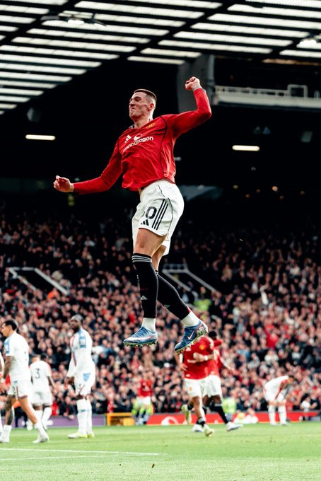 谢什科本场个人简要数据16次触球8/10的传球6/7的空中对抗6次禁区内触球4脚