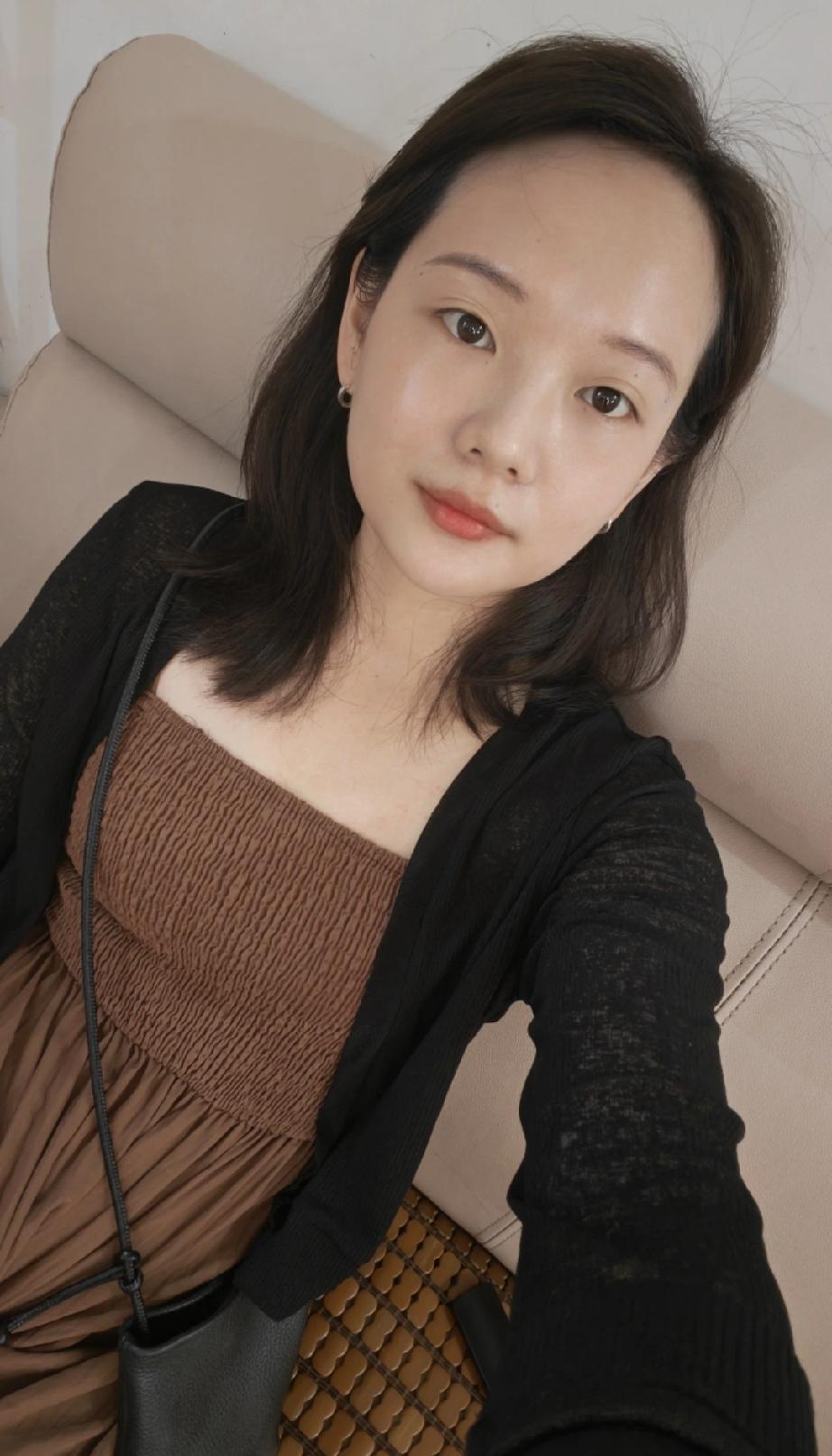 我向往的婚姻生活是：婚前婆婆家全款买的大房子，并且把我名字加上。这话是我一个