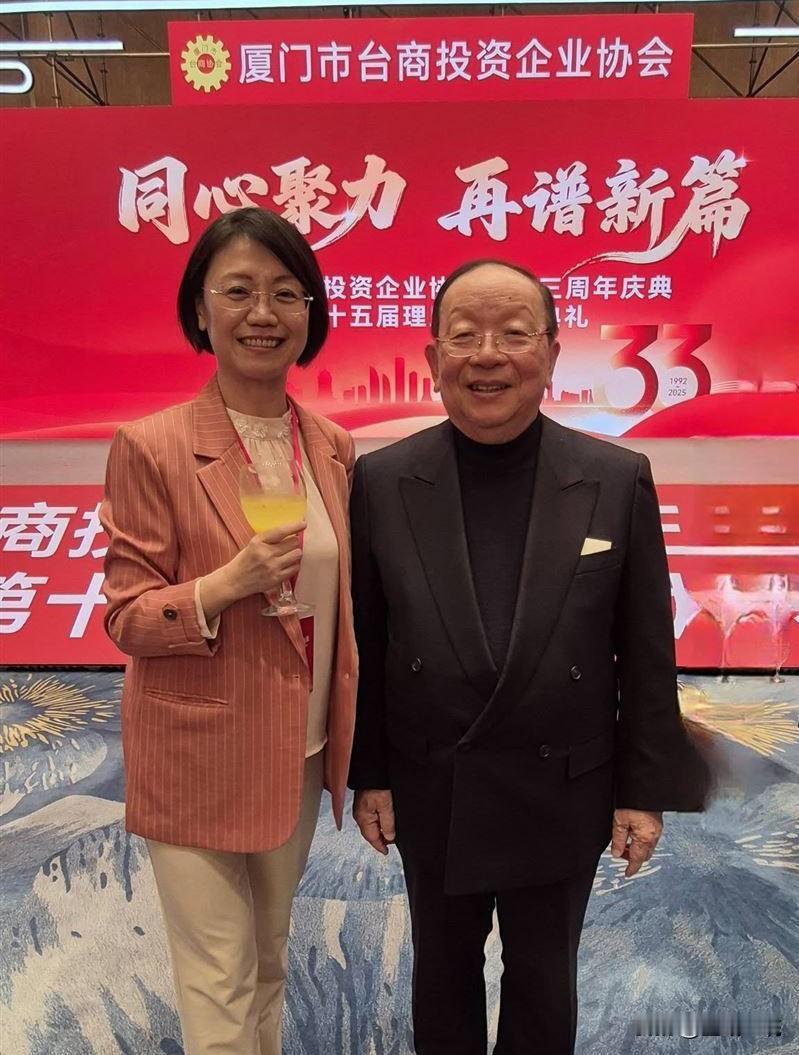 参加厦门台商活动翁晓玲和蒋孝严合照国民党立委翁晓玲昨天（20日）赴厦门