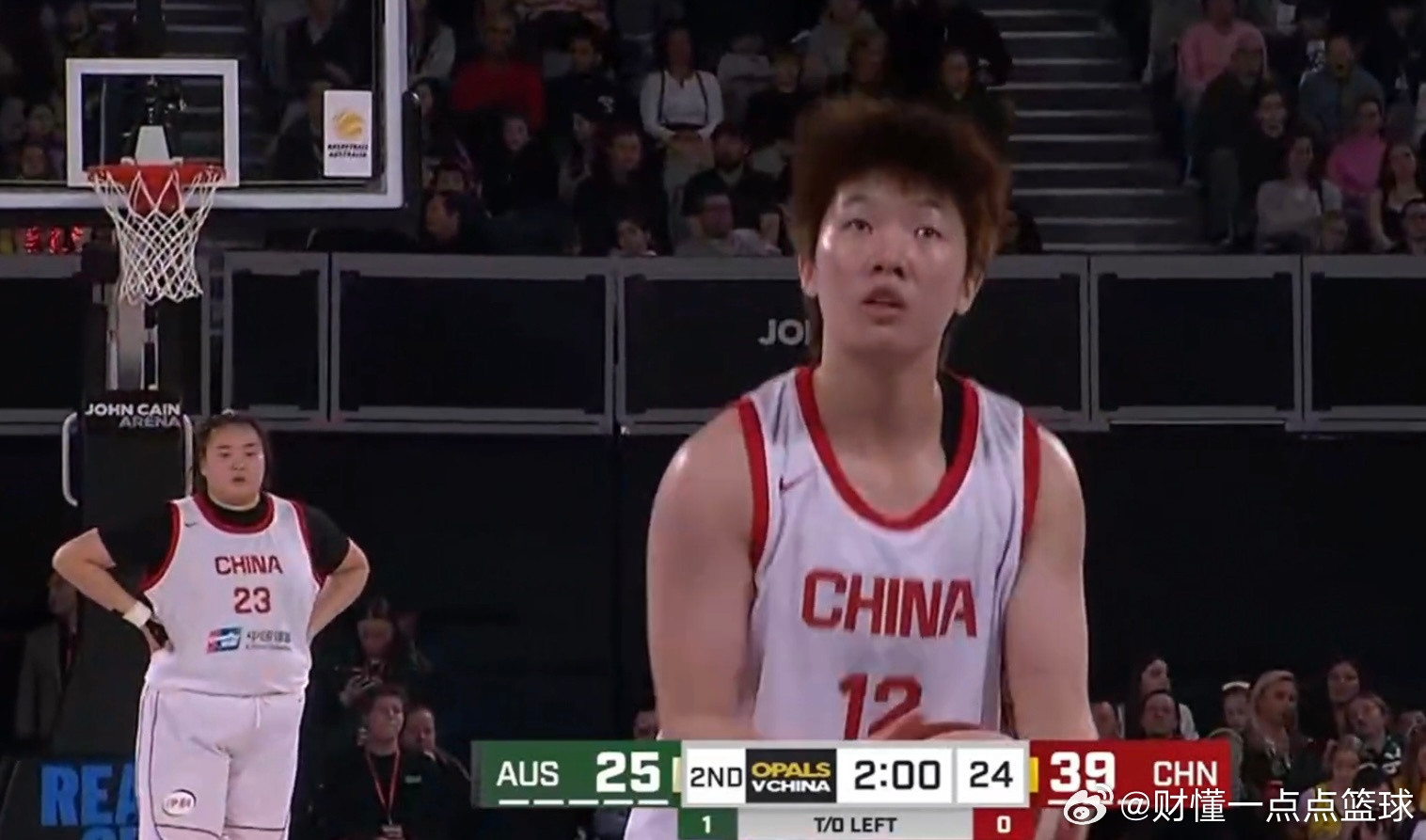 半场比赛落下帷幕，中国女篮45比31手握14分领先优势。本场比赛上半场，本土小将