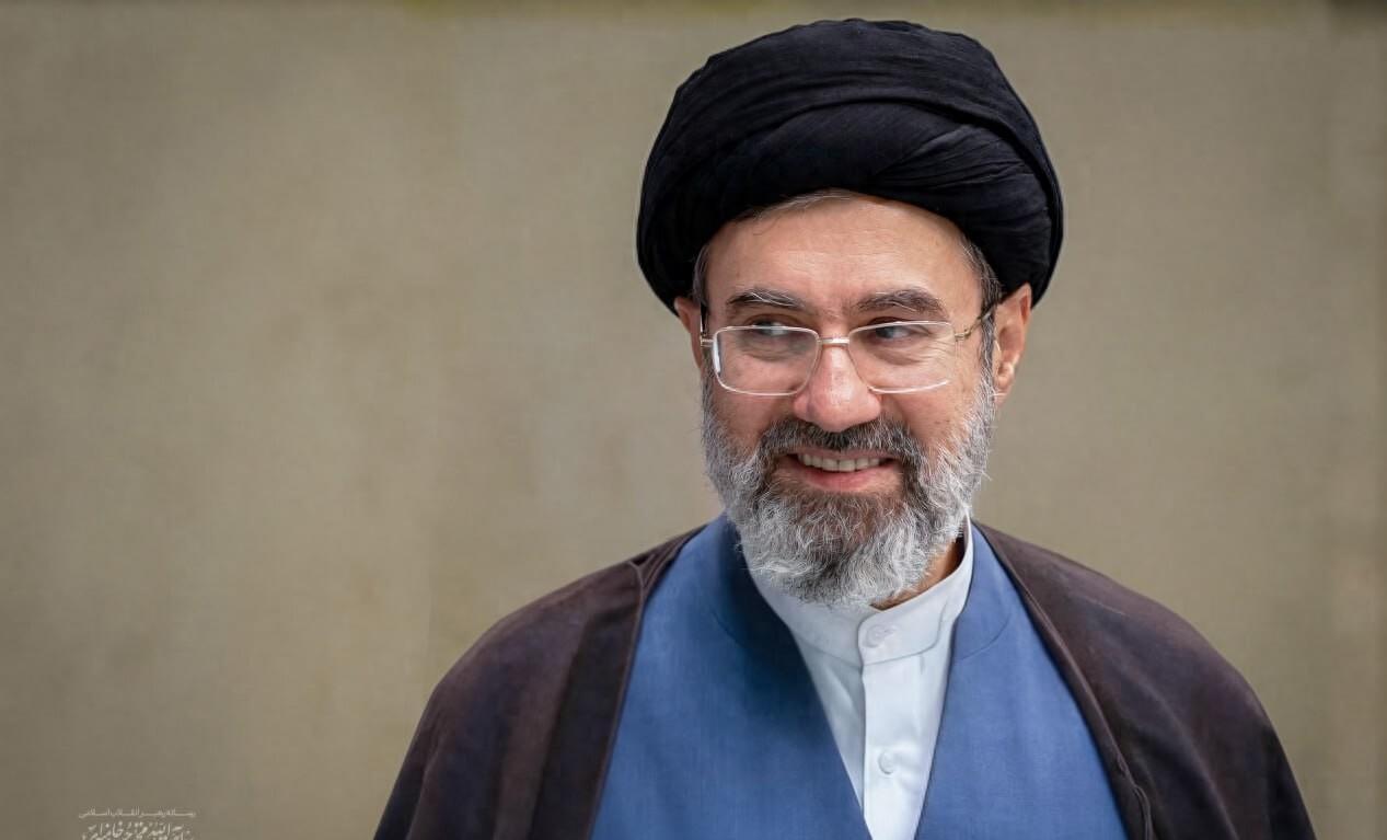 紧盯中国！穆杰塔巴使出王炸，中俄或将联手下场，特朗普彻底慌了！4月22日，伊朗