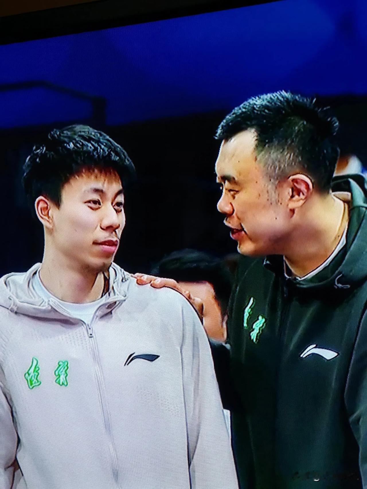 今晚，浙江广厦将移师沈阳与辽宁进行第三场半决赛，大家关注的是广厦能否拿下比赛，取