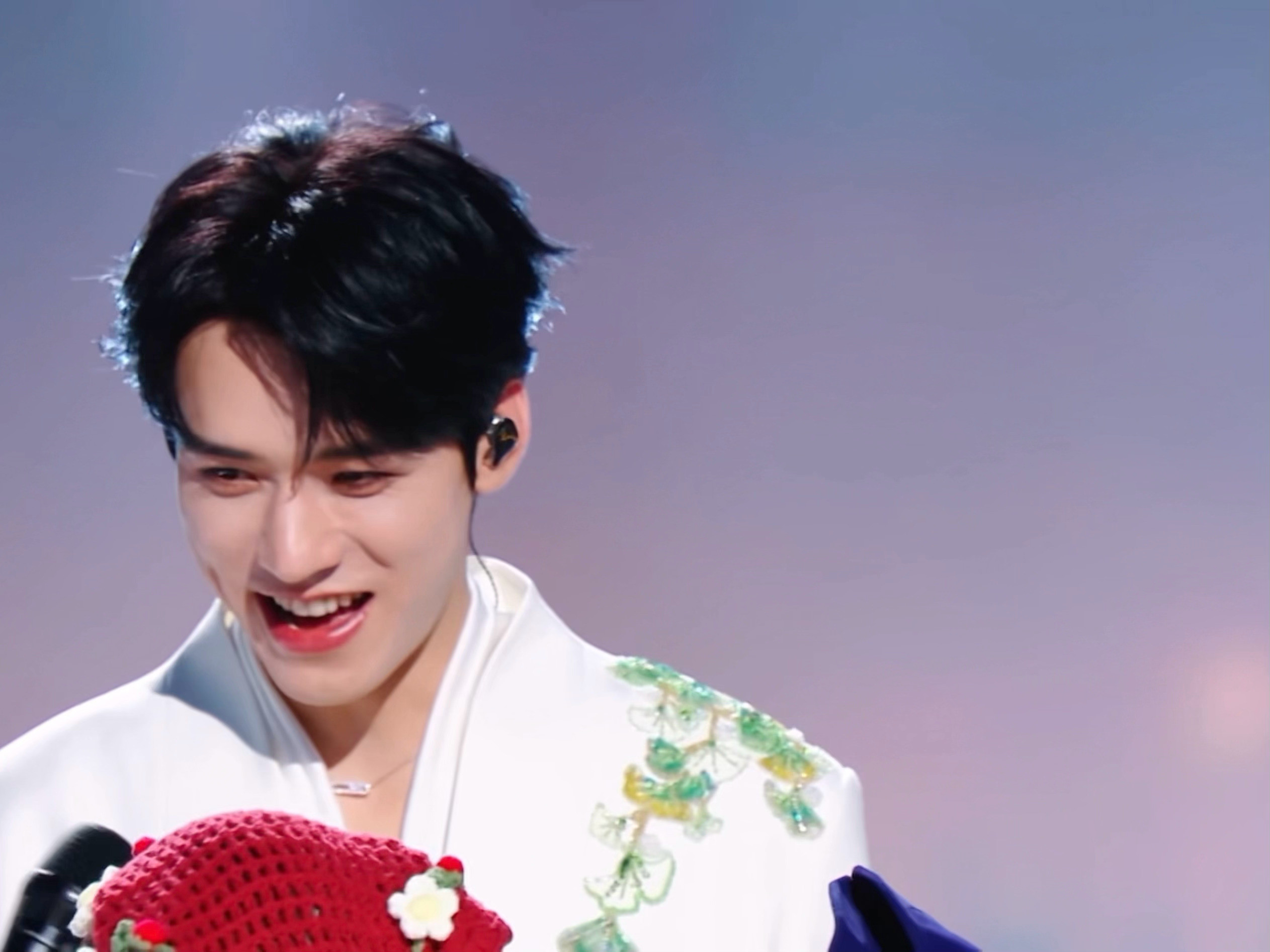 和小朋友拜拜的龚俊哥哥🥰🥰🥰🥰和小朋友拜拜的龚俊哥哥