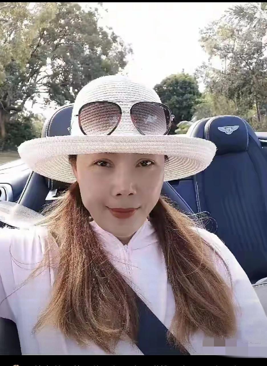 田震想在25年跨年开演唱会。网友集体抵制。禁止国内挣钱国外花。老牌明星，好多年