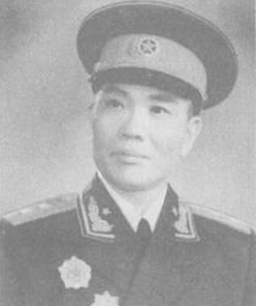 他血战湘江为全军断后，入狱三年仍被主席信任，建国后破格成中将！1937年抗战全