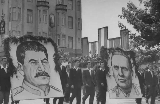 斯大林为啥会开启大肃反？很多人将其归因于斯大林“狂人症”，其实大肃反是长期政治熵