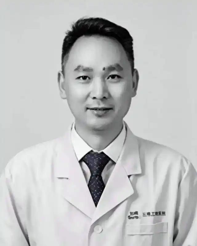 万般皆是命！重庆44岁副院长死得太可惜！躲过车祸，却栽在最后一步人这辈子