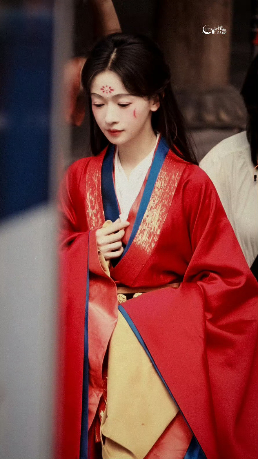 第一个女装～～～🤩🤩🤩吴谨言《江山为聘》红衣+花钿​​​