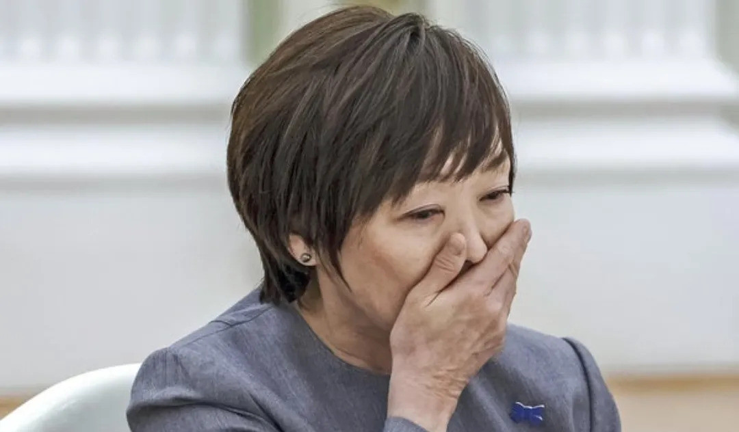 普京送花，日本前第一夫人哭了2025年5月29日，普京在