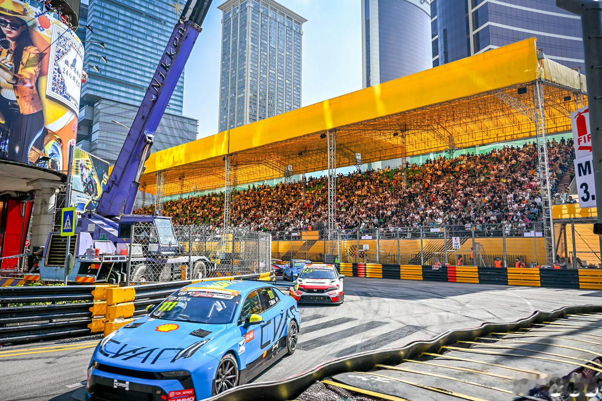 中国首款自研量产TCR赛车亮相放在全球赛车版图里，领克当然还无法和宝马、丰田这