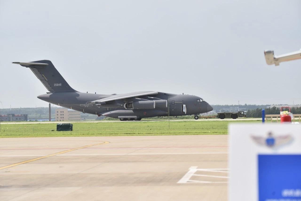 3月29日，央视军事网站公布一组中国🇨🇳空军运油一20加油机照片，代表了中国
