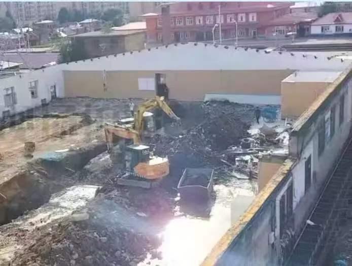 黑龙江，一男子租房后，花300万刚装修完准备开超市，房东就以“有人要买”为由，不